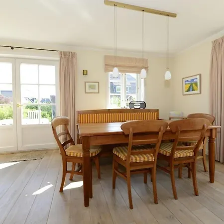 Haus Strandburg * Вик-ауф-Фёр